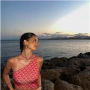 Soy una estudiante de 3º de Terapia Ocupacional, me apasionan los niños y me encanta poder ayudar en la materia que necesiten.